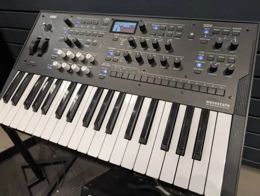 Korg Wavestate Wave Sequencing / Vector Synth 2