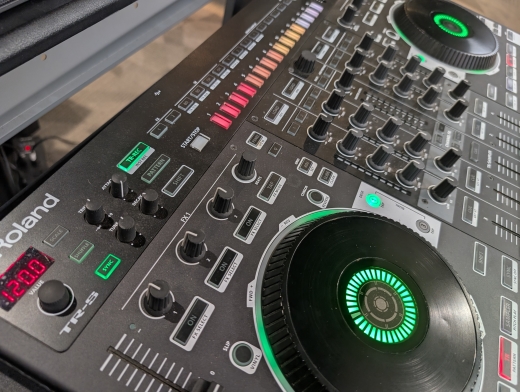 Gear Hunter | Roland DJ-808 4-Channel DJ Controller For