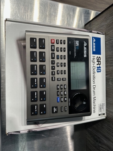 Alesis - SR-18