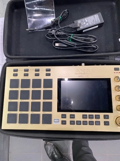 Akai - MPC LIVE GOLD