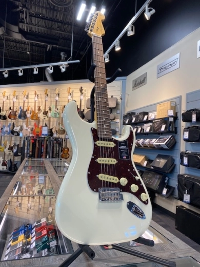 Store Special Product - Fender American Pro II Strat  Rosewood Fingerboard - Olympic White