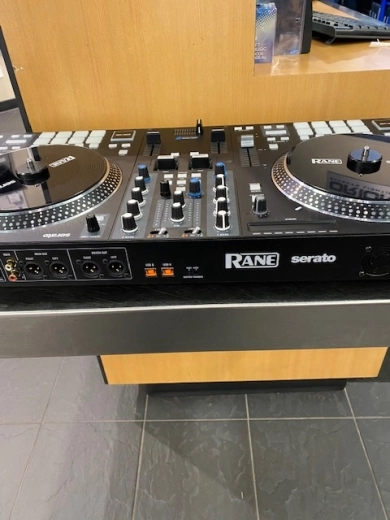 RANE - RANE DJ ONE 2