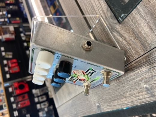 Gear Hunter | Electro-Harmonix - HOT WAX