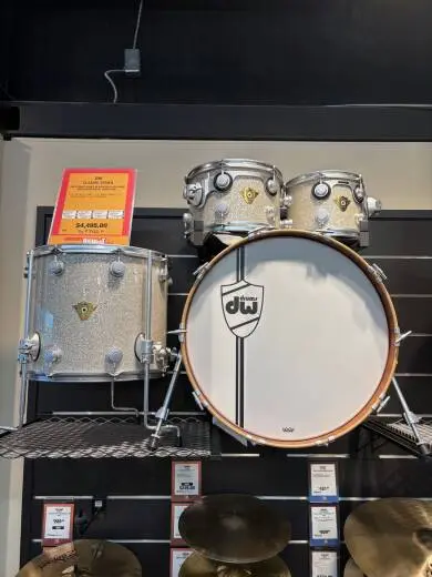 DW Classic Series in Broken Glass Wrap with Satin Nickel Hardware