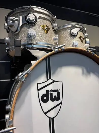 DW Classic Series in Broken Glass Wrap with Satin Nickel Hardware 2