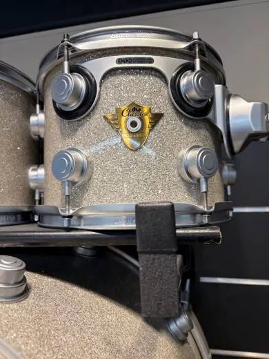 DW Classic Series in Broken Glass Wrap with Satin Nickel Hardware 2