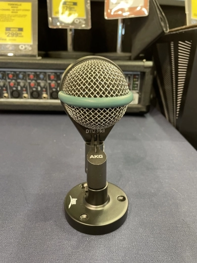 AKG - D112 MKII