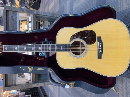 Martin Guitars - D-41 V18