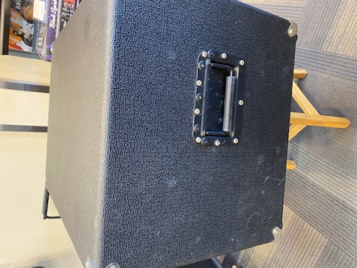 Traynor 400 Watt 2x10 Bass Cabinet | Long & McQuade