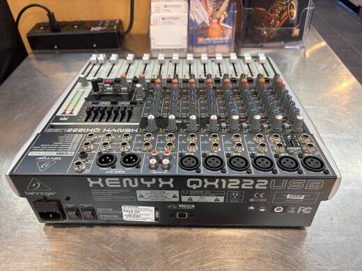 Behringer QX1222USB Premium 16-Input 2/2-Bus Mixer