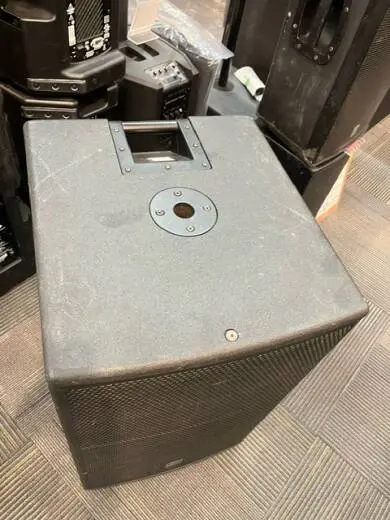 Yorkville Sound - ES15P 2