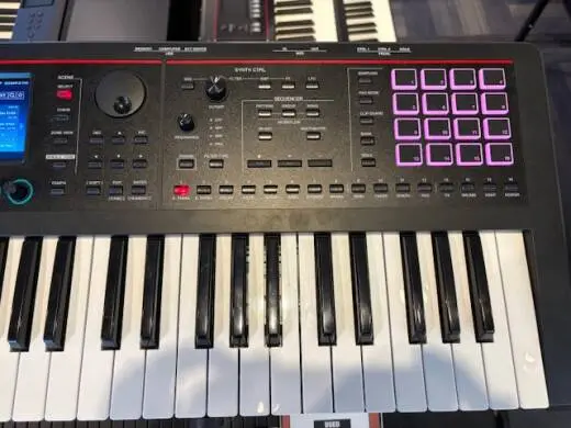 Roland - FANTOM-06 2