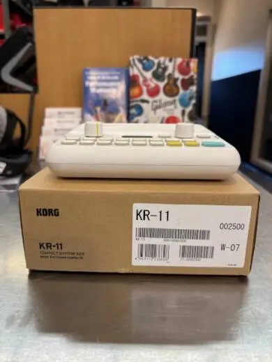 Korg - KR-11 2
