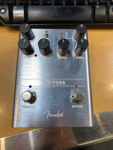 Fender Tre-Verb Tremolo/Reverb Pedal | Long & McQuade
