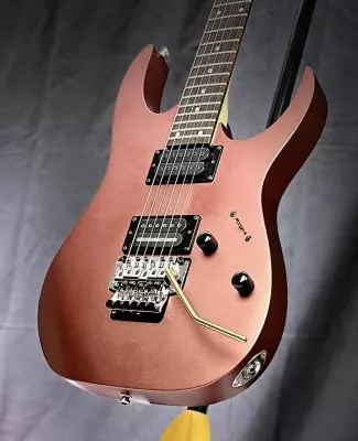 Ibanez - Basswood Body Wizard Trem Red Rock RG320 3