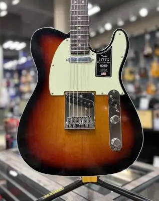 Fender - American Ultra Luxe Vintage '60s Telecaster Custom, Rosewood Fingerboard - 3-Tone Sunburst 2