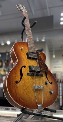 Godin Guitars - 5th Avenue CW Kingpin II HB Hollowbody Guitar