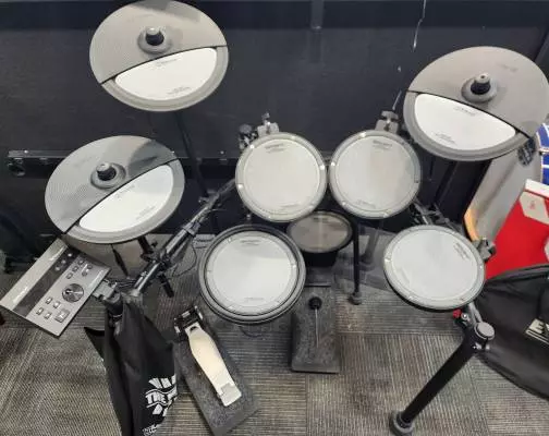 Store Special Product - Roland - VQD106 V-Drums Quiet Design 5-Piece Electronic Drumkit