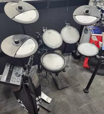 Store Special Product - Roland - VQD106 V-Drums Quiet Design 5-Piece Electronic Drumkit