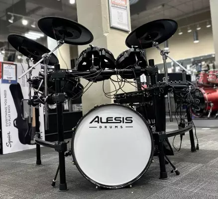 Store Special Product - Alesis Strata Prime 10-Piece Electronic Drum Kit with Touch Screen Drum Module