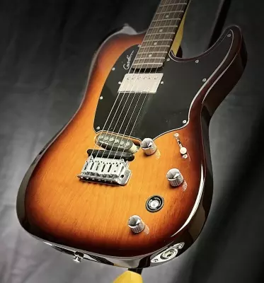 Godin Guitars - Electric Guitar Triple Play w/Bag - Lightburst Rosewood Neck 2