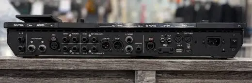 Line 6 - Helix Stadium XL Floor Guitar Processor 2