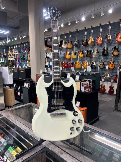 Gibson SG Standard Electric Guitar With Softshell Case - Classic White