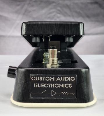 Dunlop - Custom Audio Electronics Cry Baby Wah 2