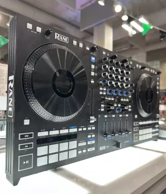 RANE - FOUR Professional 4-Channel Stems DJ Controller 2