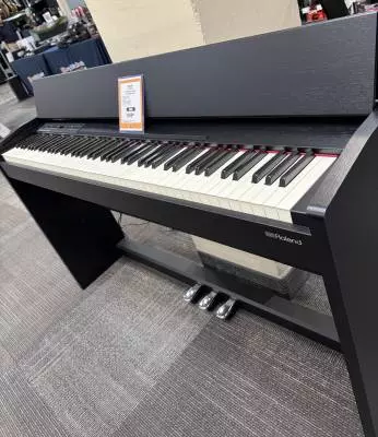 F-140R Digital Piano in Contemporary Black 2