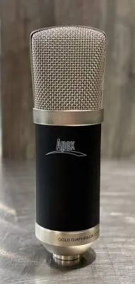 Apex - Compact Studio Condenser Mic with Case - Black
