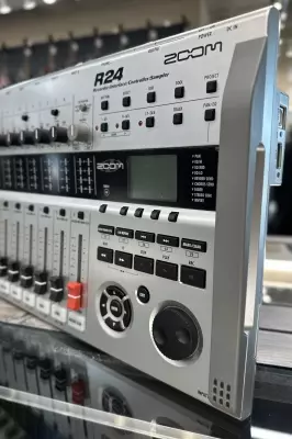 Zoom - R24 - SD Recorder/Interface/Controller 3