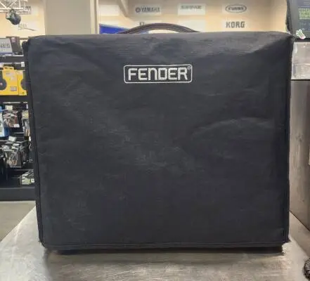 Fender - Limited Edition Bassbreaker 15 15 W Tube Combo Amplifier - Blonde 2