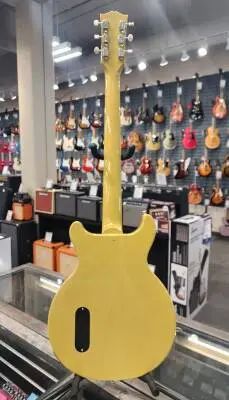 Gibson - Les Paul Junior Double Cut Electric Guitar with Hardshell Case - TV Yellow 2