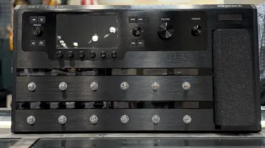 Line 6 - Helix Amp and FX Pedal Board