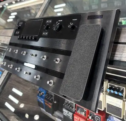 Line 6 - Helix Amp and FX Pedal Board 2