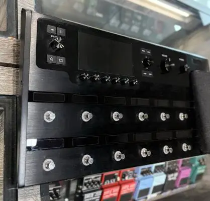 Line 6 - Helix Amp and FX Pedal Board 2