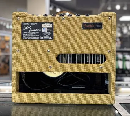 Fender - FSR Blues Junior III Guitar Amp - Tweed 2