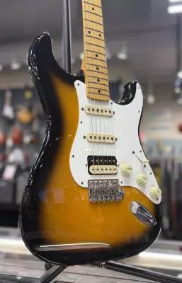 Fender - JV Modified '50s Stratocaster HSS, Maple Fingerboard - 2-colour Sunburst 2