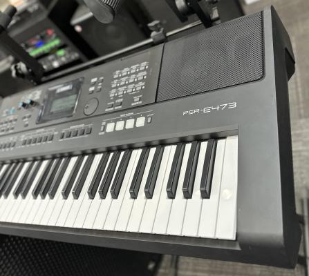 Yamaha - PSR-E473 61-Note Portable Keyboard 3