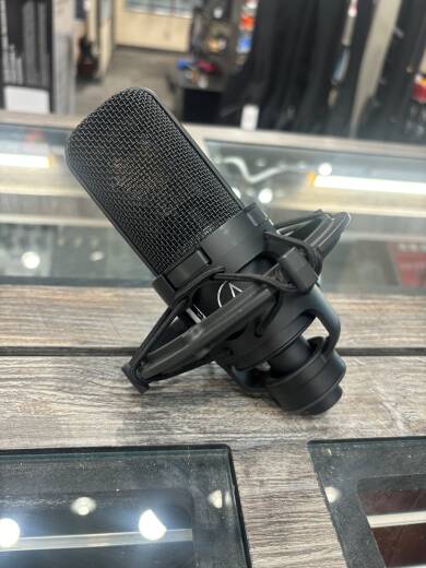 Audio-Technica AT4040 Condenser Microphone | Long & McQuade