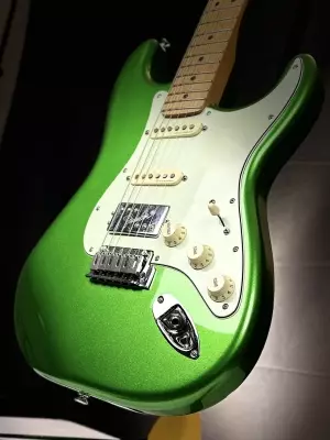 Fender - Player Plus Stratocaster HSS, Maple Fingerboard - Cosmic Jade 2