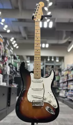 Fender - Player Stratocaster Maple - 3 Tone Sunburst