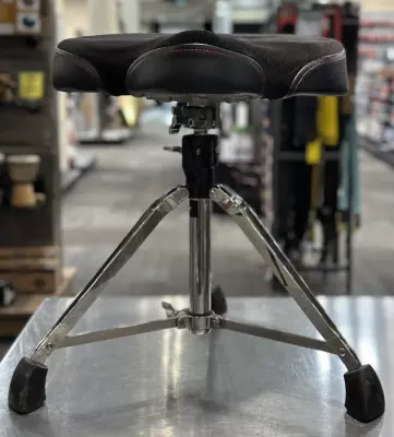 Gibraltar - 9600 Series Moto-Style Contoured Throne