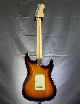 Fender - Player Stratocaster Left Handed Maple - 3 Tone Sunburst 2