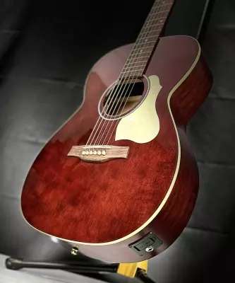 Seagull Guitars - M6 LTD Ruby Red Concert Hall w/EQ 5