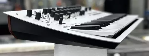 Korg - Minilogue 4 Voice Analog Synthesizer 3