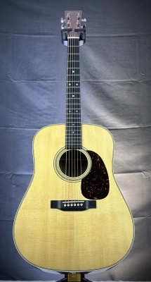 Martin Guitars - D-28 Dreadnought Acoustic Guitar 3