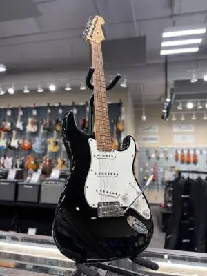 Fender - Player Stratocaster Pau Ferro - Black