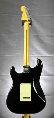 American Professional II Stratocaster, Maple Fingerboard - Black 2